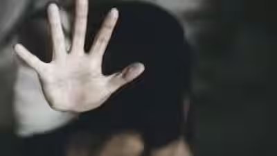 हैदराबाद भयावहता: हवाई अड्डे के रास्ते में एयरलाइन चालक दल के सदस्य के साथ कैब चालक ने ‘बलात्कार’ किया | हैदराबाद समाचार