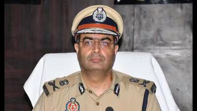 साइबर अपराध पर नकेल कसना, यातायात जाम को कम करना लखनऊ पुलिस आयुक्त की प्राथमिकता सूची में शीर्ष पर है