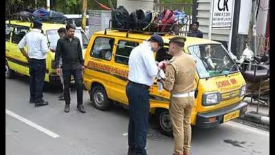 लखनऊ पुलिस सत्यापन अभियान में 524 स्कूल वाहन चालकों को चिह्नित किया गया