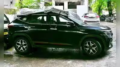 मुंबई में नाकाबंदी से बचने के लिए 'नशे में' ड्राइवर ने तेज रफ्तार में एसयूवी पलटी, पुलिस कांस्टेबल घायल | मुंबई समाचार