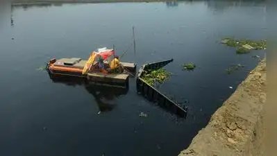 तानसी नगर निवासी वेलाचेरी रोड पर मैक्रो नहर से गाद निकालने की मांग कर रहे हैं | चेन्नई समाचार