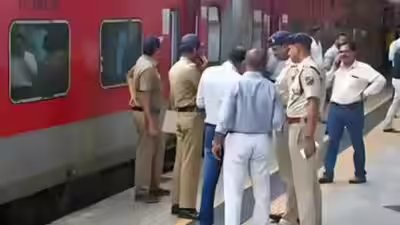 मुंबई जीआरपी ने 2.4 करोड़ रुपये मूल्य के 1665 चोरी हुए फोन बरामद किए और लौटाए | मुंबई समाचार