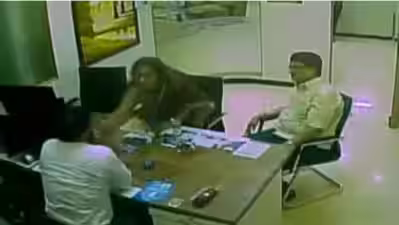 बैंक मैनेजर से मारपीट मामले में अलागिरी की बेटी पुलिस के सामने पेश हुईं | चेन्नई समाचार